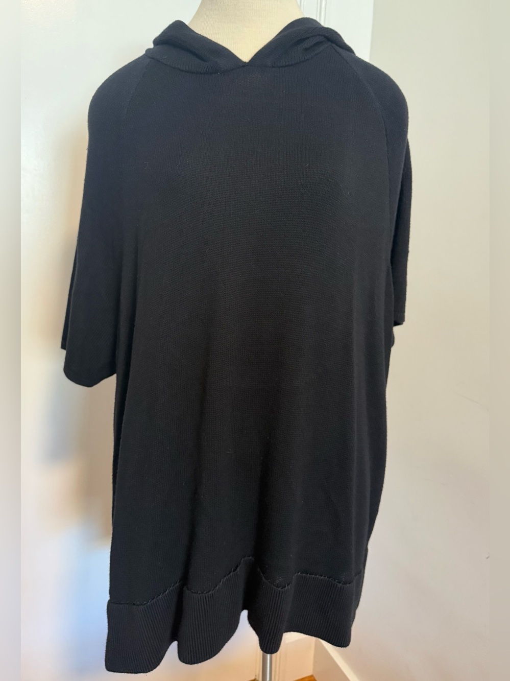 Lululemon Black Hooded Short-Sleeve Knit Sweater Tunic -M